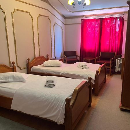 Hotel Kreta Галац Екстер'єр фото